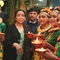भारतीय गायिका आशा भोस्लेको नेपाली गीतमा झुमे दर्शक