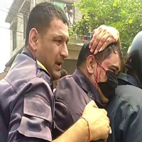 दुर्घटनामा महिलाको मृत्यु पछि कैलाली तनाबग्रस्त, सात प्रहरी घाइते