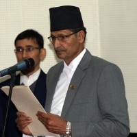 सभामुख सापकोटाद्वारा शपथ ग्रहण
