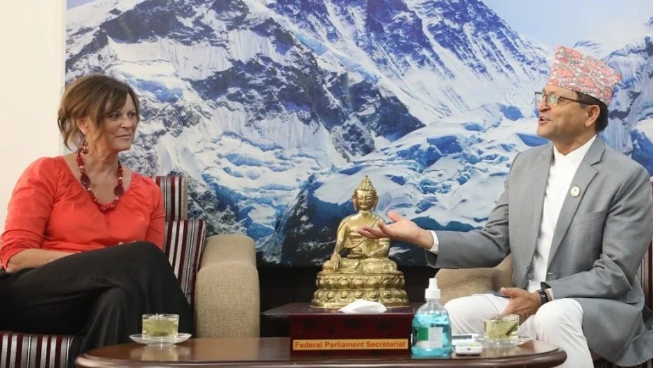 राजदूत भोल्क र अध्यक्ष तिमिल्सिनाबीच शिष्टाचार भेट
