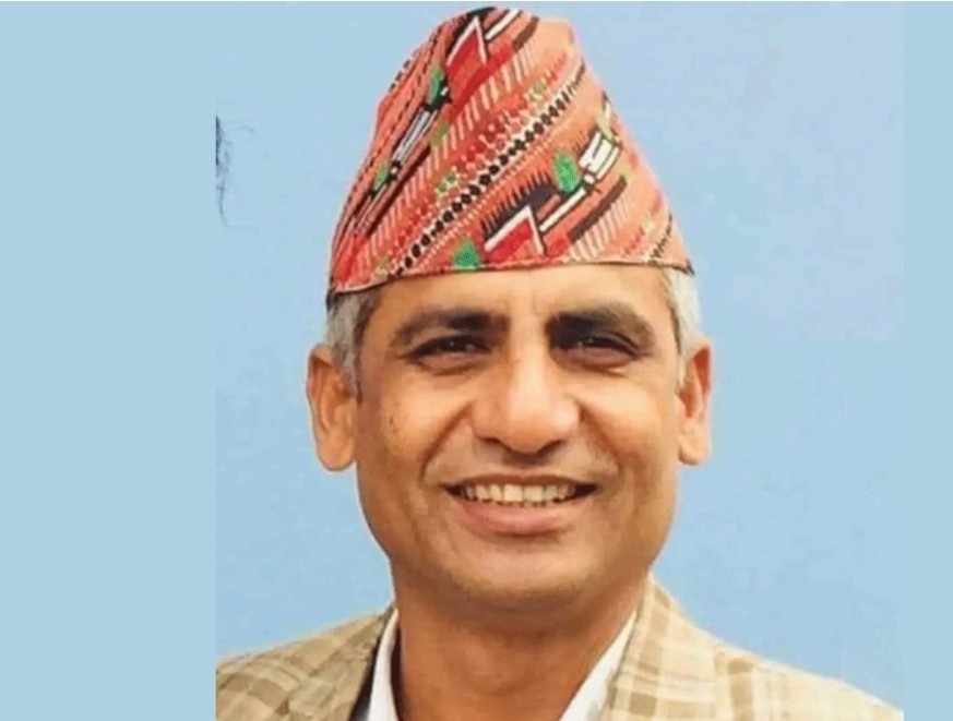 कोशी प्रदेश : मुख्यमन्त्रीले शपथ लिँदै
